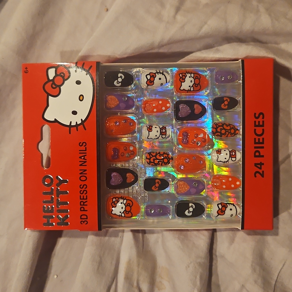 BNIB Hello Kitty Nail Press On Nails